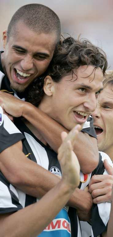 hyllad Zlatan Ibrahimovic har utsetts till Serie A:s bästa utländska spelare - till lagkamraterna Trezeguet och Nedveds glädje.