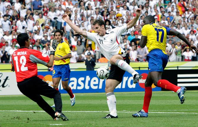 20 juni 2006, gruppspel TYSKLAND–ECUADOR 3–0. 2–0 (44) Miroslav Klose