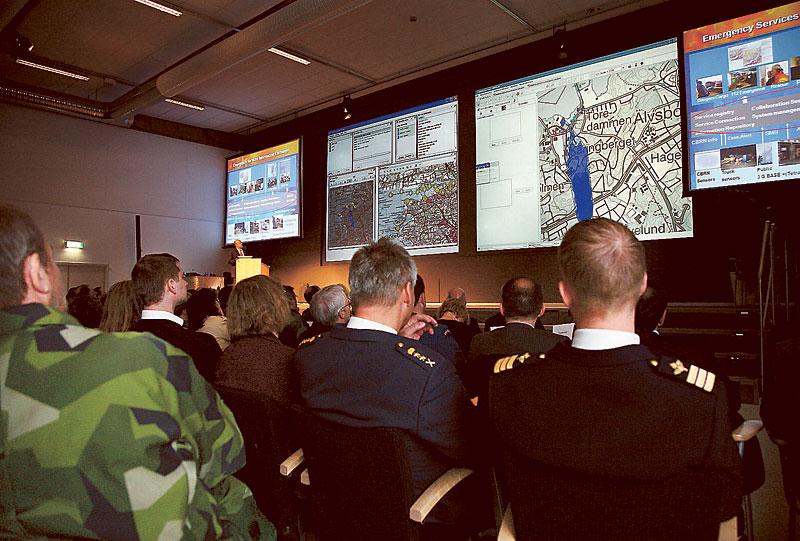 RÄDDAREN I NATO Nu kan den svenska militärens datasystem kopplas samman med Natos, i säkerhetens namn.