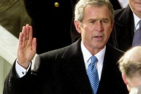 3. George Bush blir USA:s president.