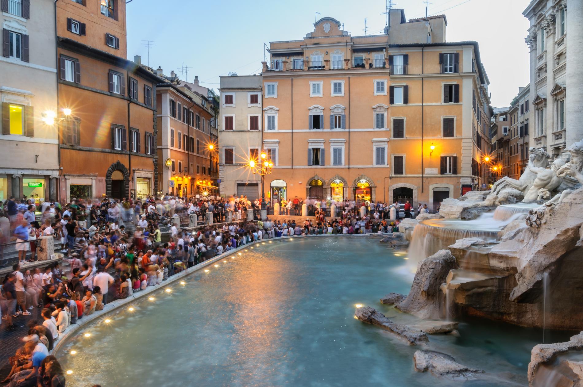 Det är främst Italienska städer som infört hårda regler för att kontroller turisterna. 