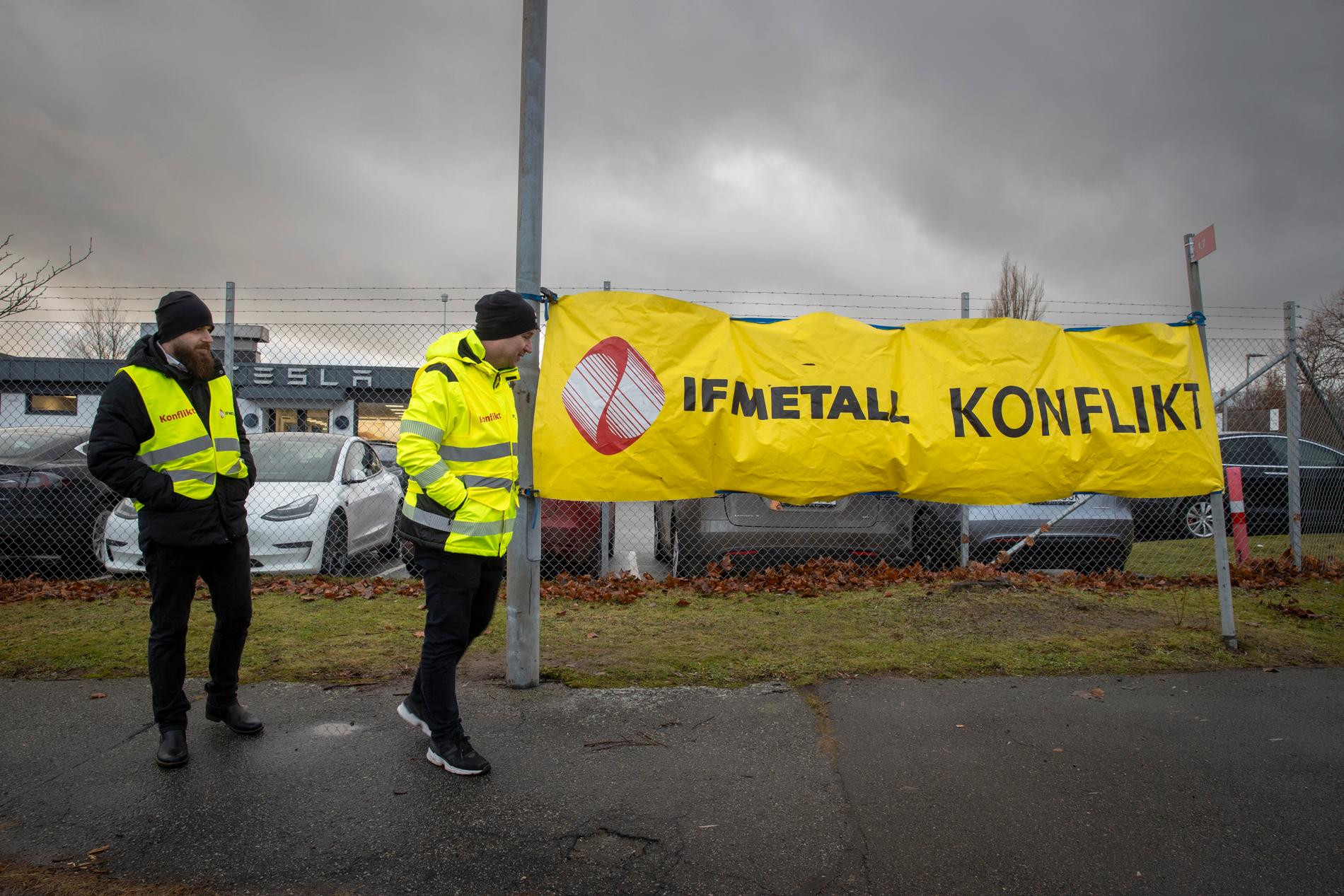 IF Metalls strejk på Teslas verkstäder har pågått sedan slutet av oktober. Allt fler fackförbund i Sverige och utomlands genomför sympatiåtgärder.