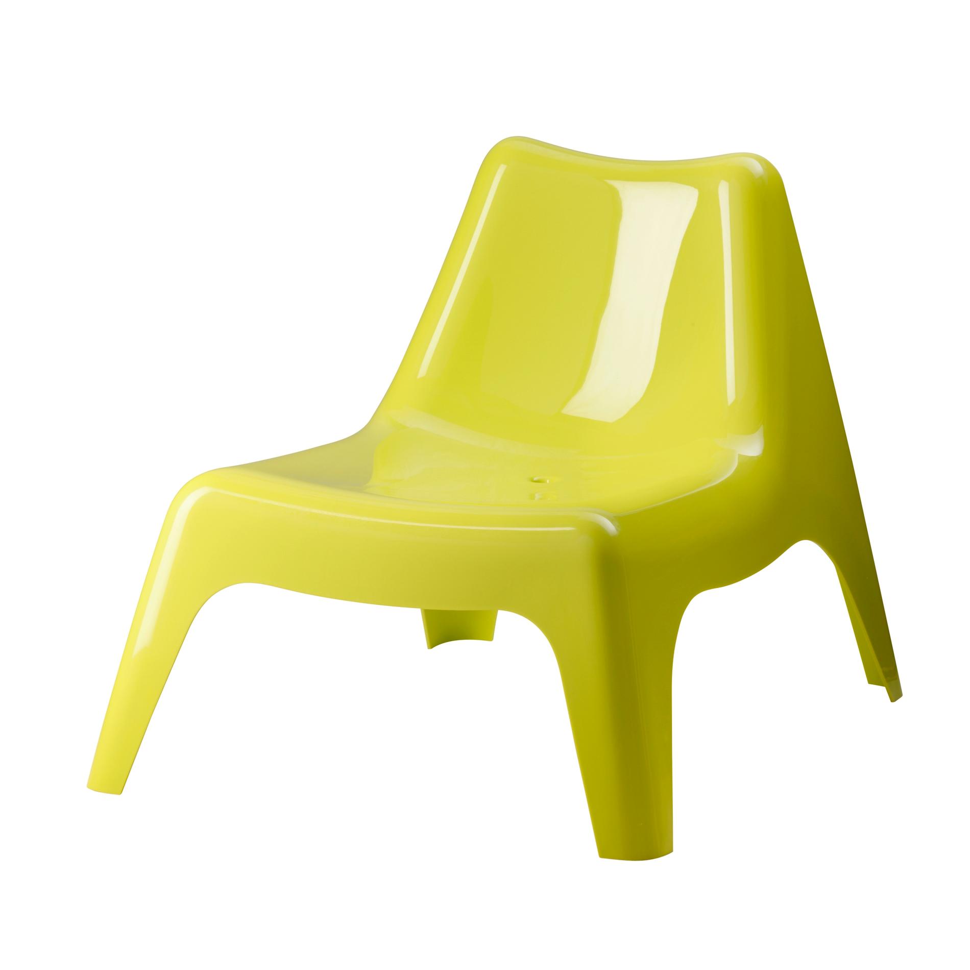 Stilren loungeliknande stol med
design Thomas Sandell, Ikea, 199 kr.