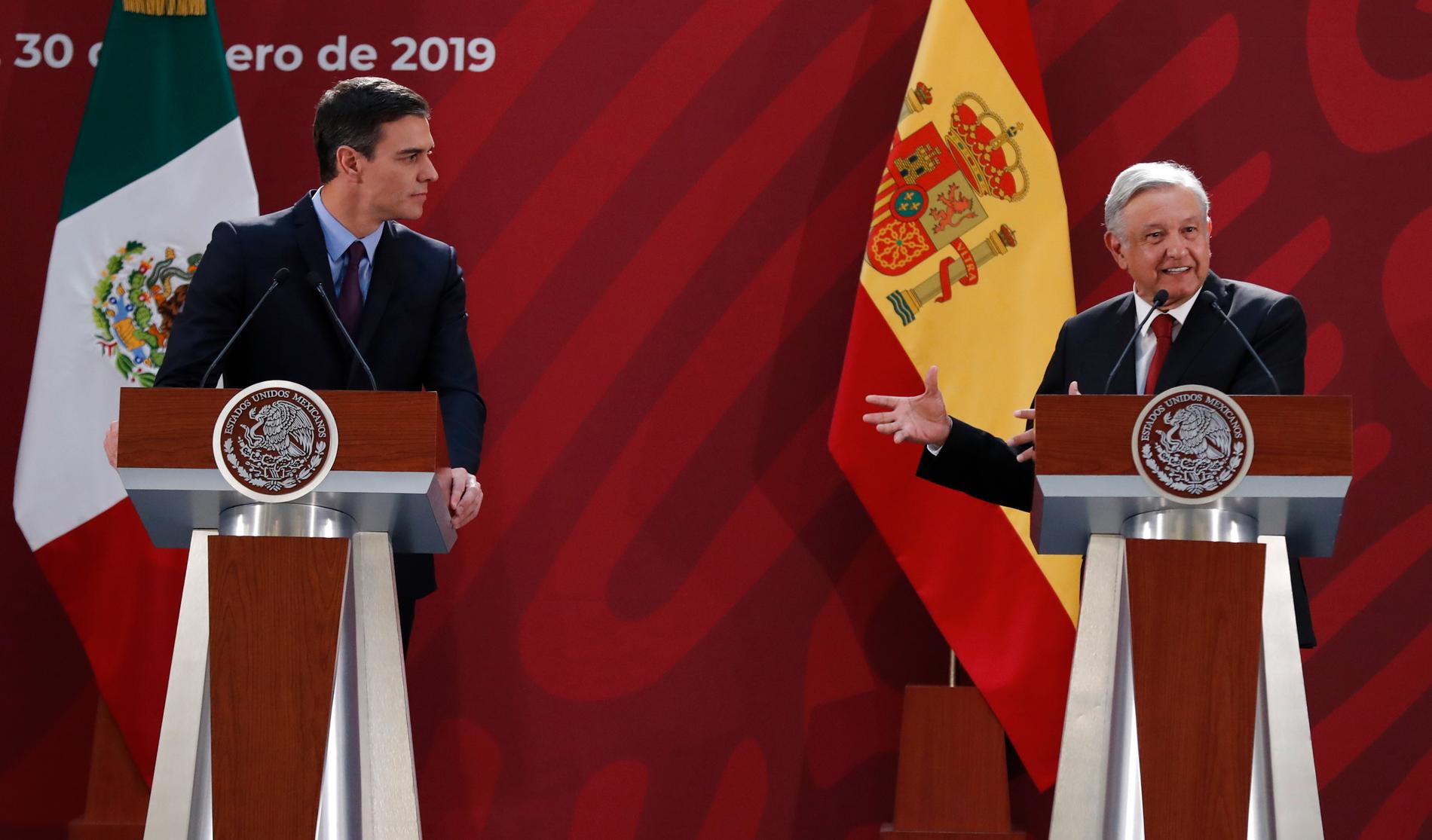 Pedro Sánchez och Andrés Manuel López Obrador på en gemensam presskonferens under den förstnämndes besök i Mexiko.