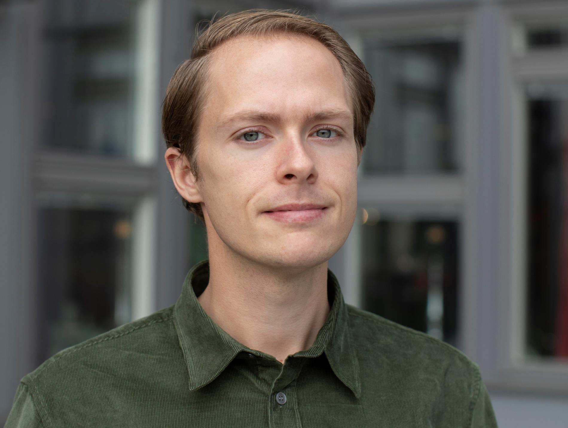 Erik Ulnes, socionom och rådgivare på Rädda barnen.