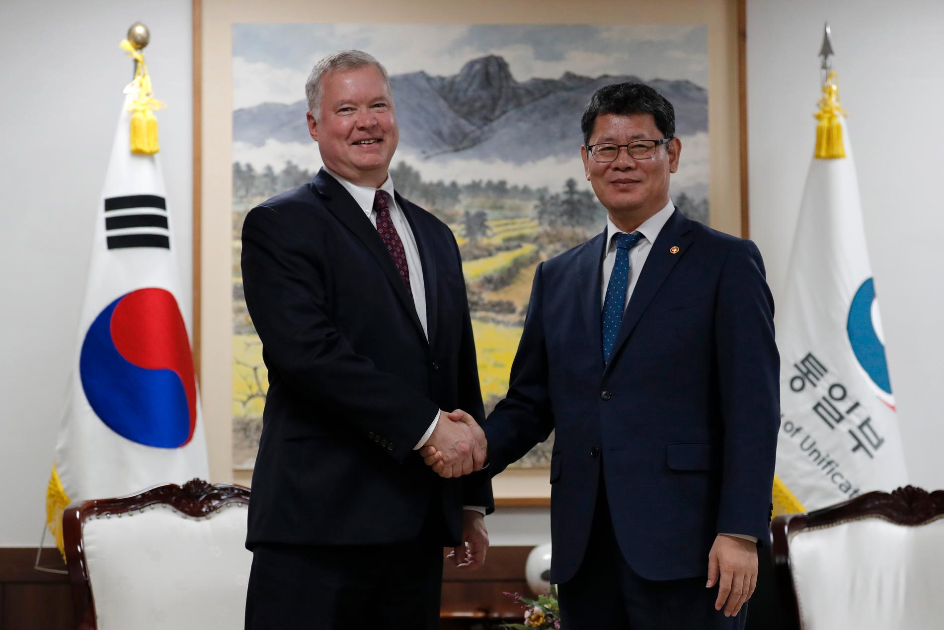 USA:s särskilda Nordkoreasändebud Stephen Biegun, här tillsammans med Kim Yeon Chul som är sydkoreansk minister för enande.