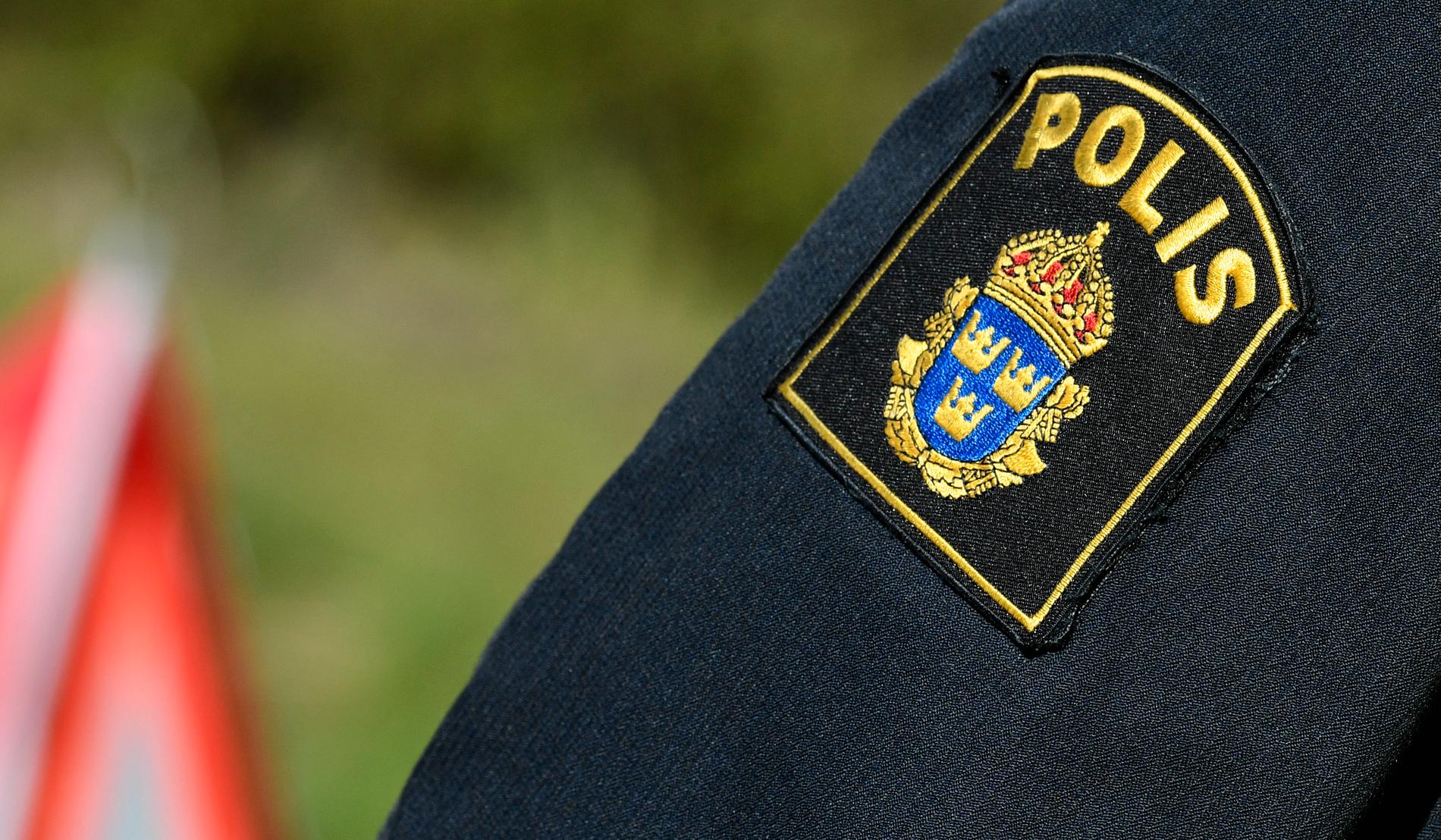 En polisman i Malmö har anhållits misstänkt för två fall av grovt vapenbrott. Arkivbild.