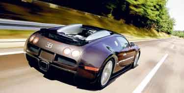 När klimatanläggningen är avstängd når vi målet – 400 km/tim. Bugatti Veyron är världens snabbaste serietillverkade bil.