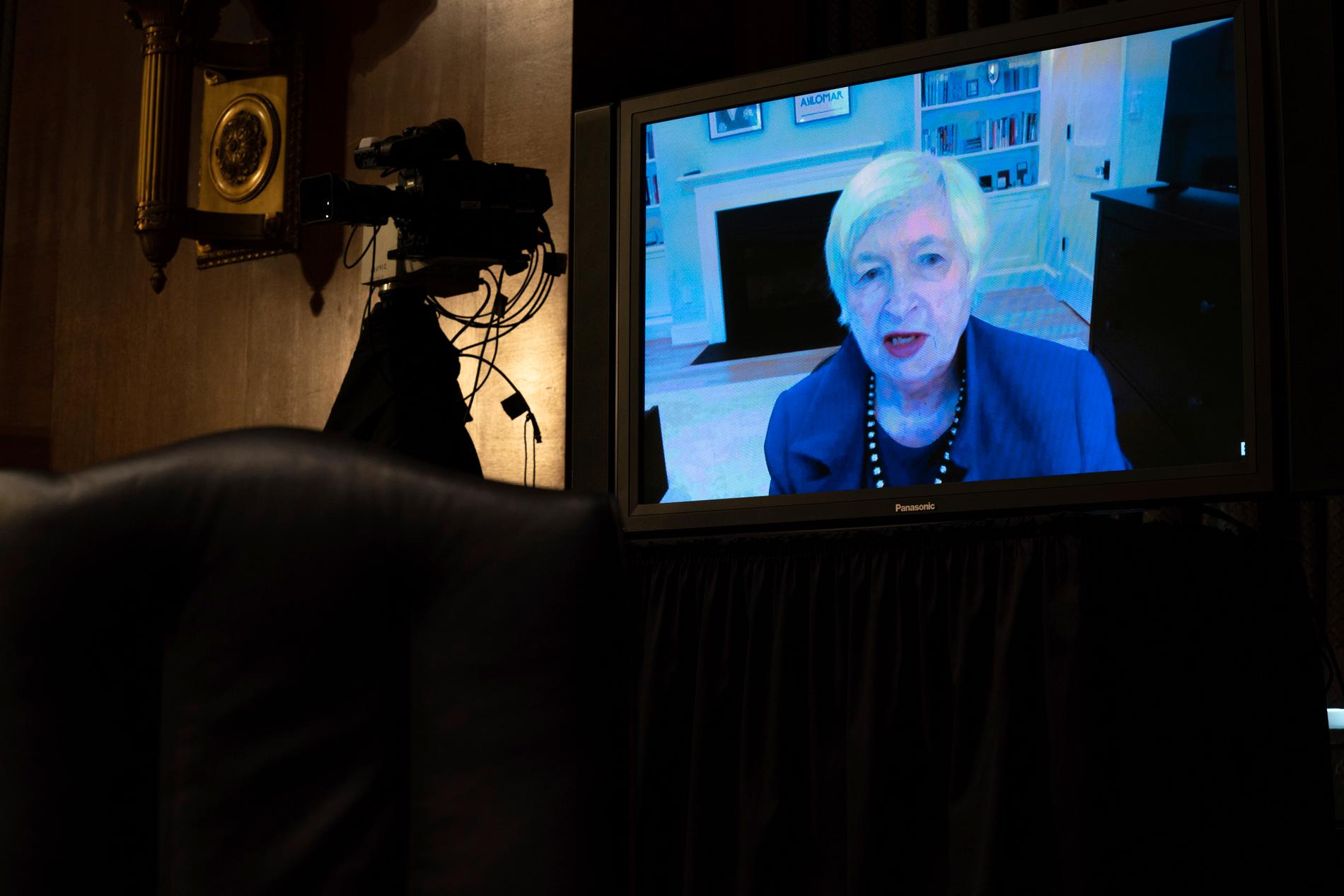 Nominerade finansministern Janet Yellen utfrågas via länk av USA:s senat.