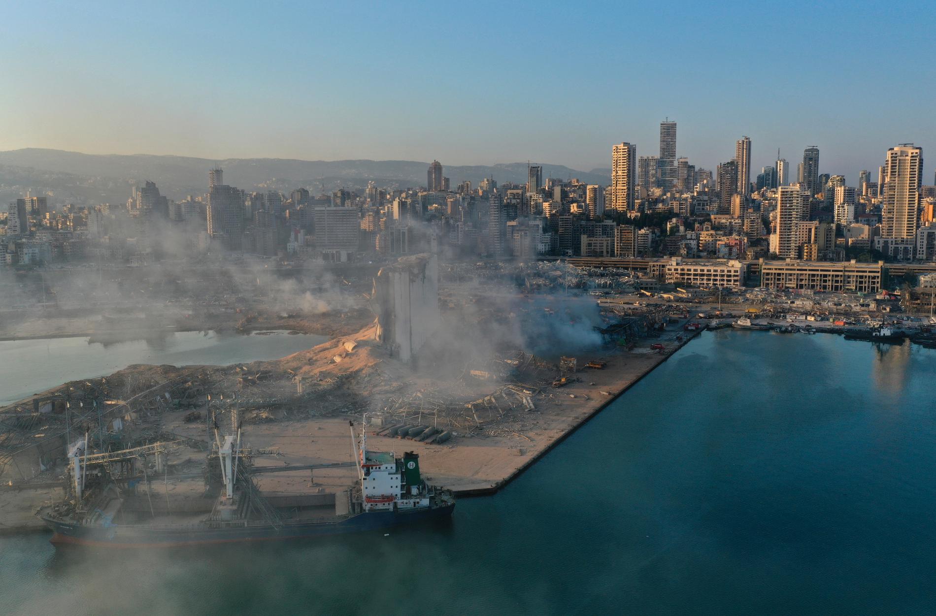 Explosionen jämnade stora delar av Beiruts hamnområde med marken.
