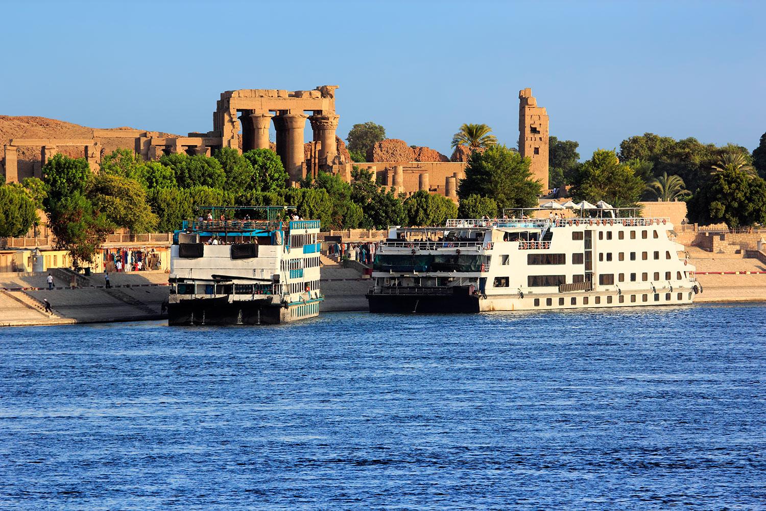 Kryssningsbåtar på Nilen.