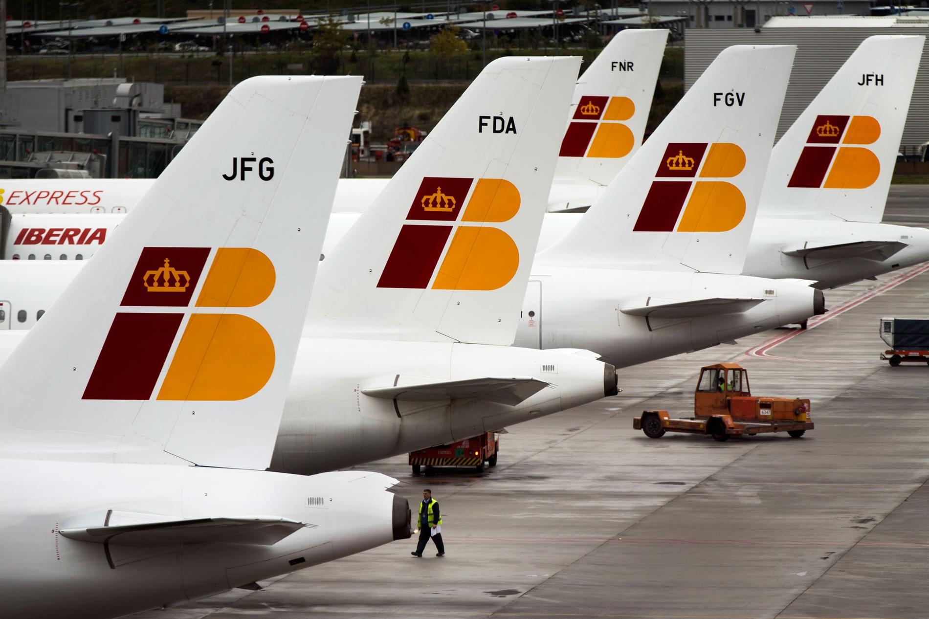 Spanska flygbolaget Iberia har ställt in 350 flygningar idag. Bolagets flighter till Stockholm och Köpenahmn väntas dock gå som planerat.
