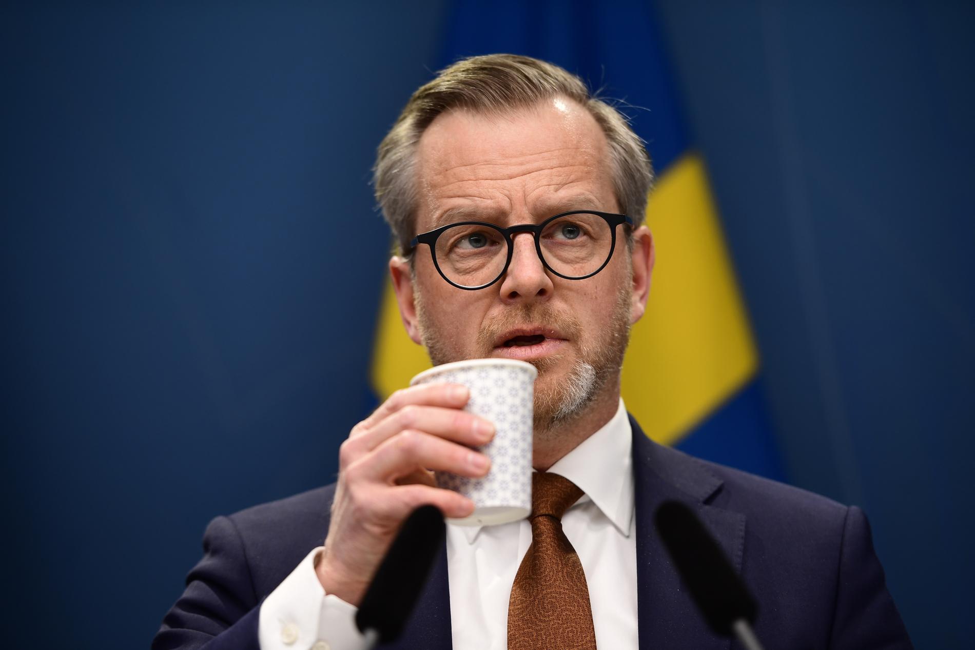 Finansminister Mikael Damberg (S) under en pressträff i torsdags.