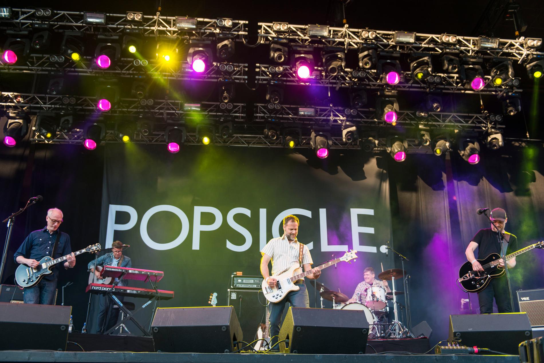 Popsicle, ett av de riktigt betydelsefulla banden ur 90-talets svenska indiepopvåg, återförenades på Gröna Lund för sin första spelning på 13 år.