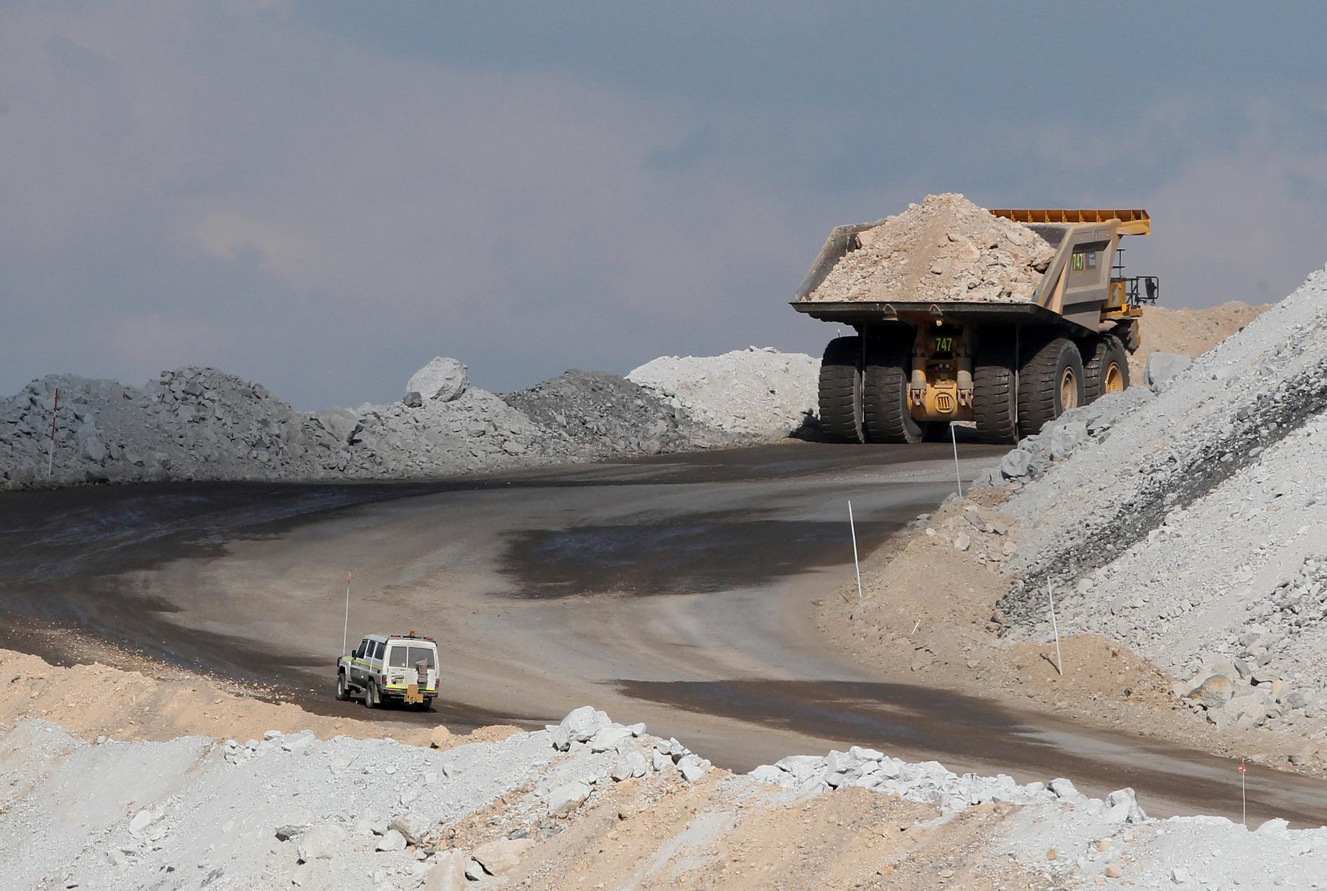 Adani kommer inom kort att börja anlägga vägar i anslutning till gruvan. Arkivbild från en annan australisk kolgruva.