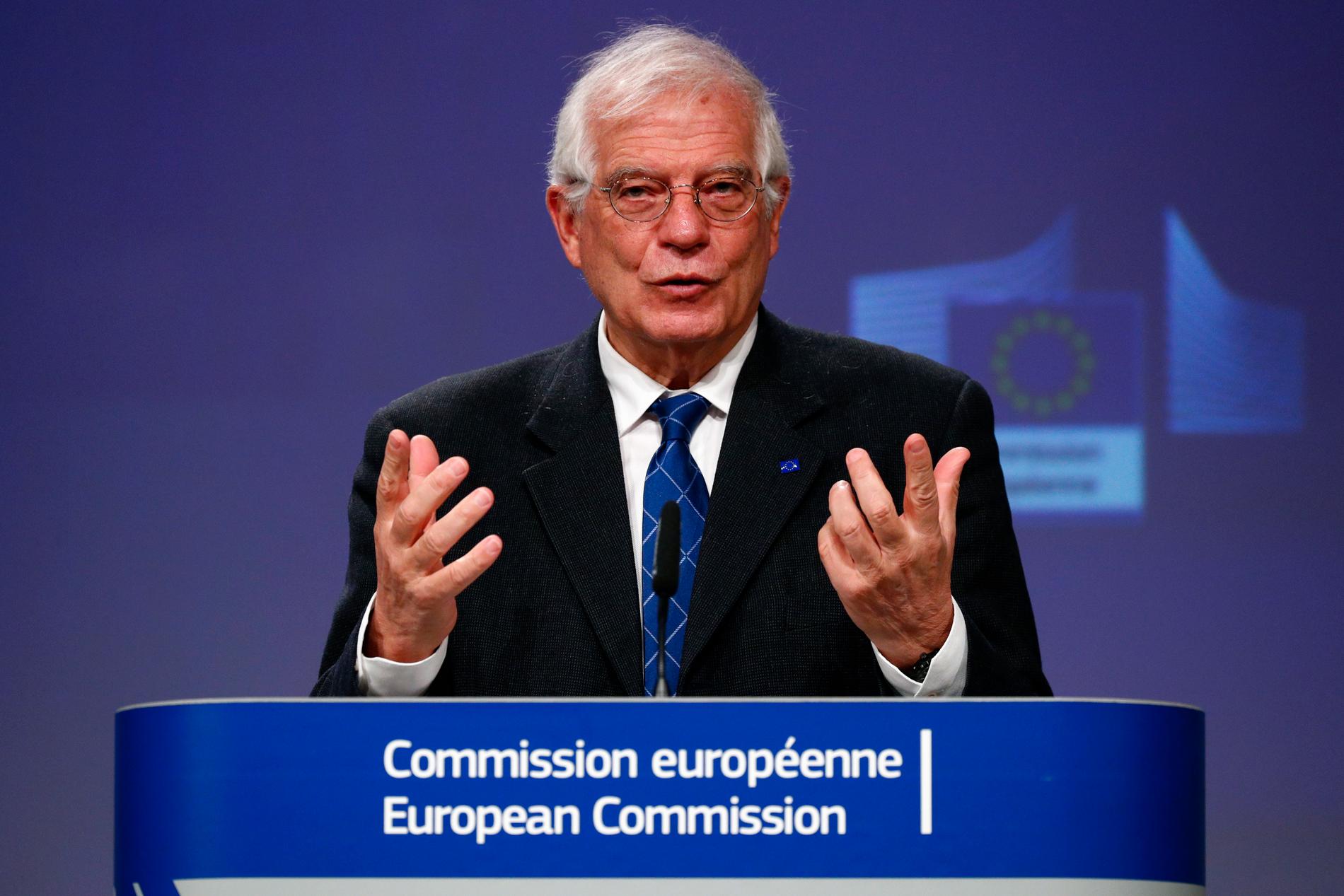 EU:s utrikeschef Josep Borrell säger att det finns omkring 250 000 EU-medborgare runt om i världen som vill komma hem.