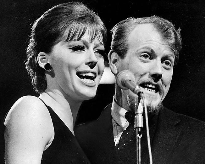 Med Lill Lindfors i Melodifestivalen 1966. Paret blev tvåa i stora finalen med ”Nygammal vals”.