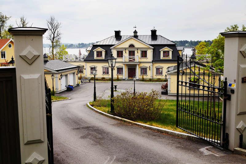 Salming sålde mångmiljonvillan i Vaxholm 2014.