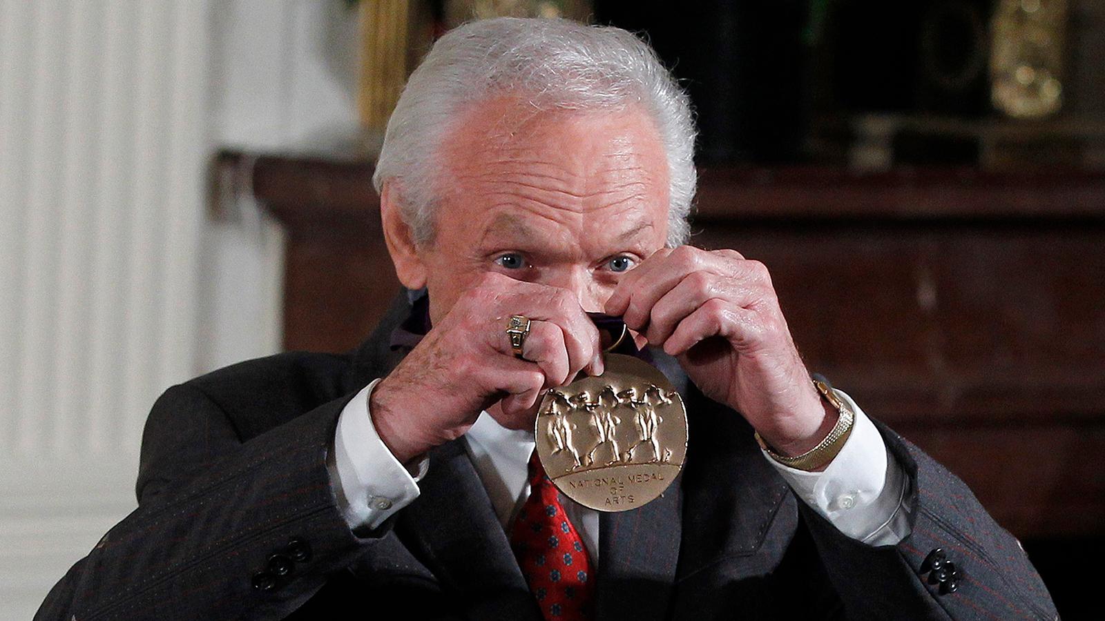 Mel Tillis fick medalj av president Obama 2012.
