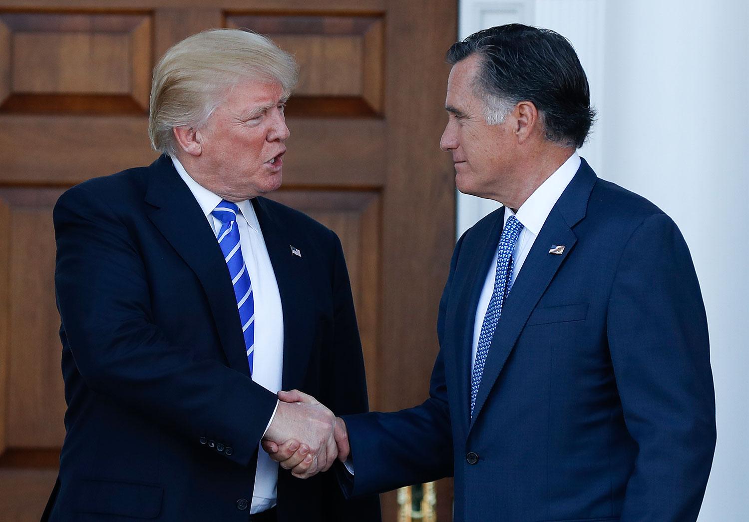 Donald Trump och Mitt Romney, som enligt uppgift är aktuell för jobbet som utrikesminister.