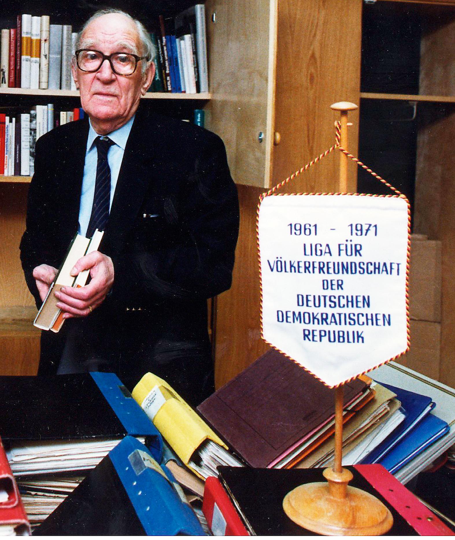 Östkramaren Stellan Arvidson (1902–1997) var ordförande i Föreningen Sverige-DDR. Foto: TT