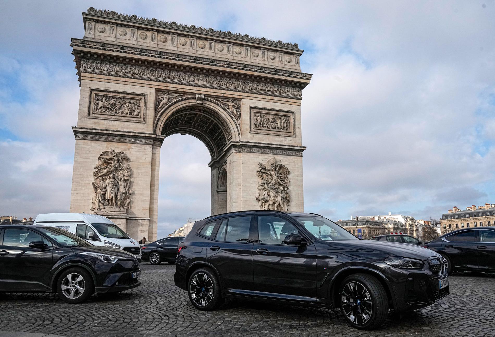 Den här synen blir ett minne blott i framtiden. Parisborna har röstat för att stora bilar, som suvar, ska betala tre gånger så mycket för en parkeringsplats som vanliga personalbilar.