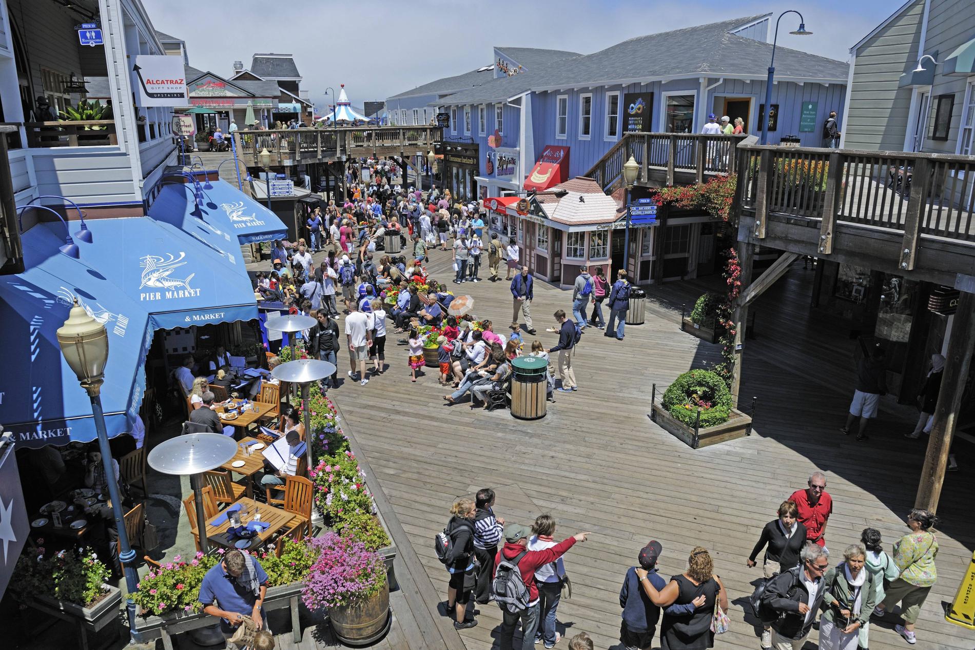 Pier 39 med Fisherman’s Wharf i San Francisco är ett populärt turistområde.