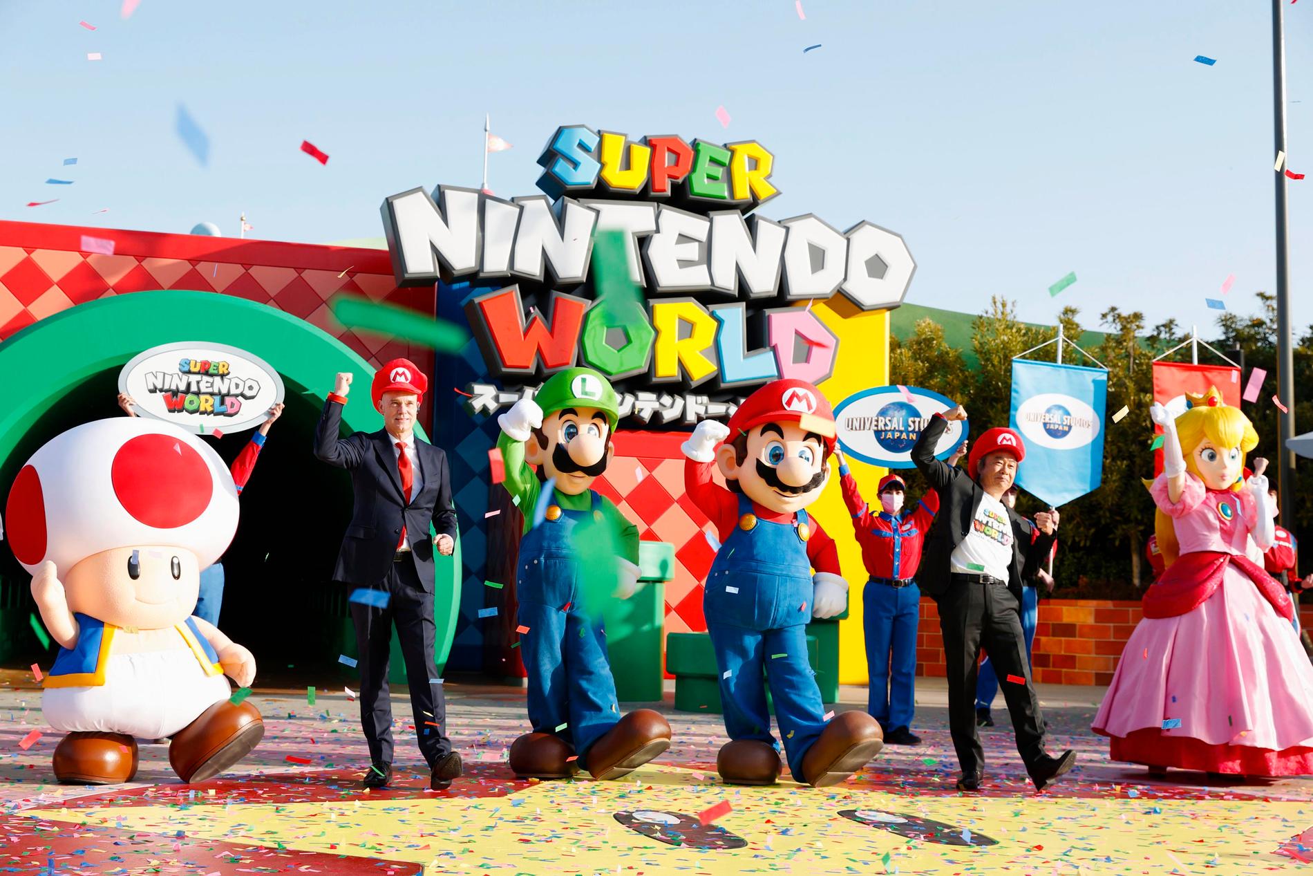2023 öppnar nöjesparken Super Nintendo World i Hollywood. Bilden är från den japanska versionen av parken i Osaka, Japan. Arkivbild.