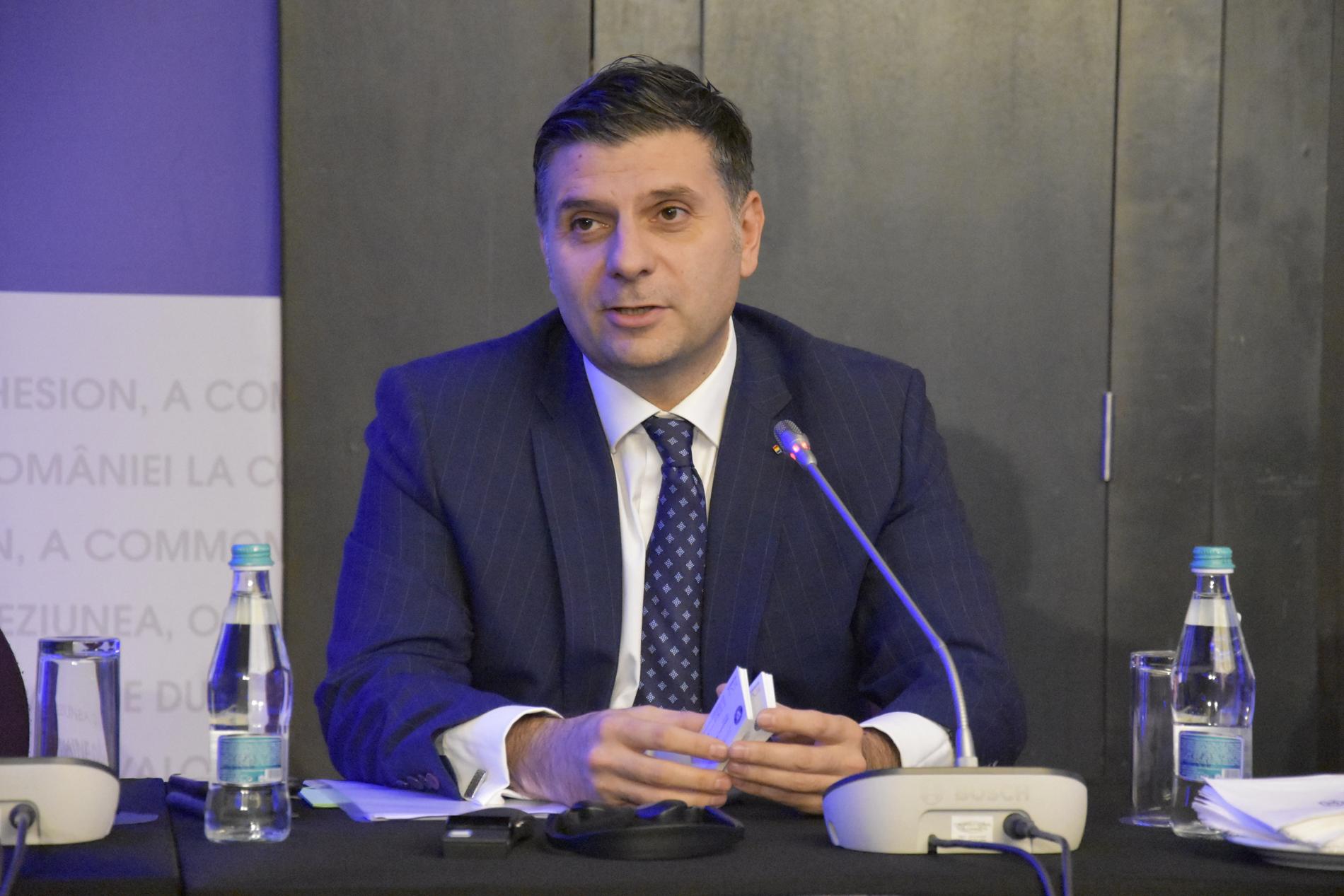 Rumäniens it-minister Alexandru Petrescu har flyttat hem efter att länge ha studerat och arbetat i Storbritannien.