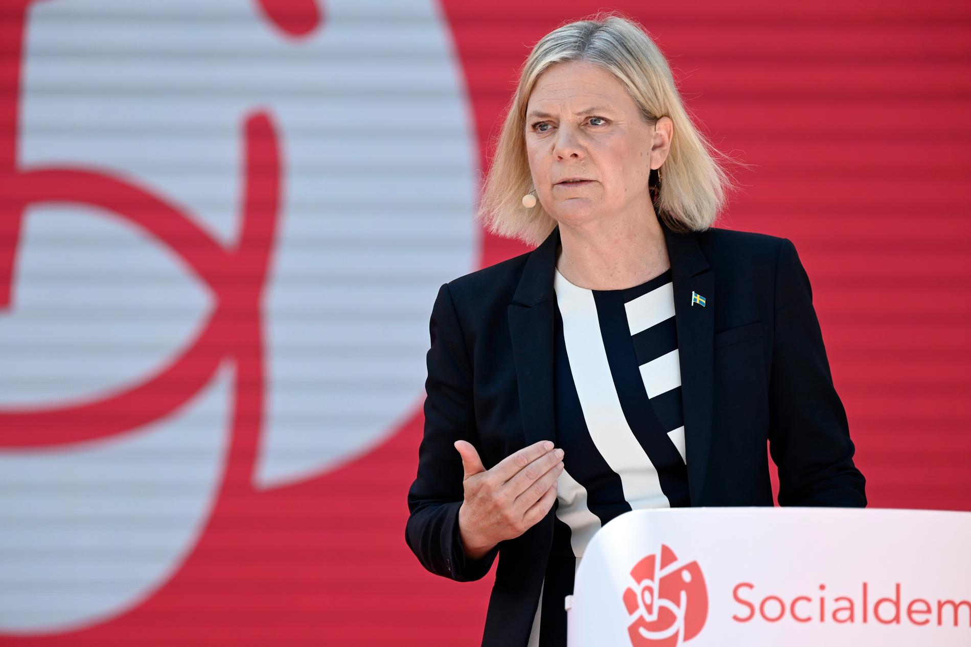 Magdalena Andersson anklagar Liberalerna för att kasta antisemitism på Socialdemokraterna. 