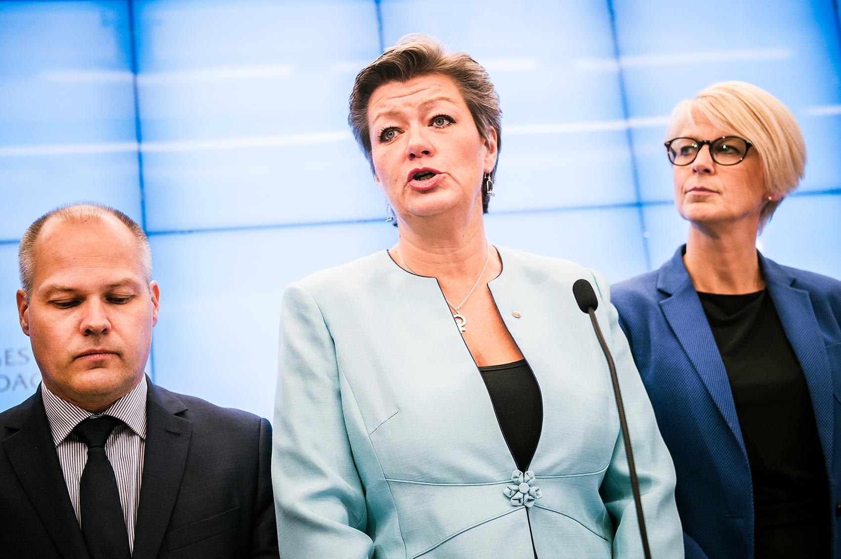 Morgan Johansson, (s), justitieminister, Ylva Johansson, (s), arbetsmarknadsminister och Elisabeth Svantesson, (m).
