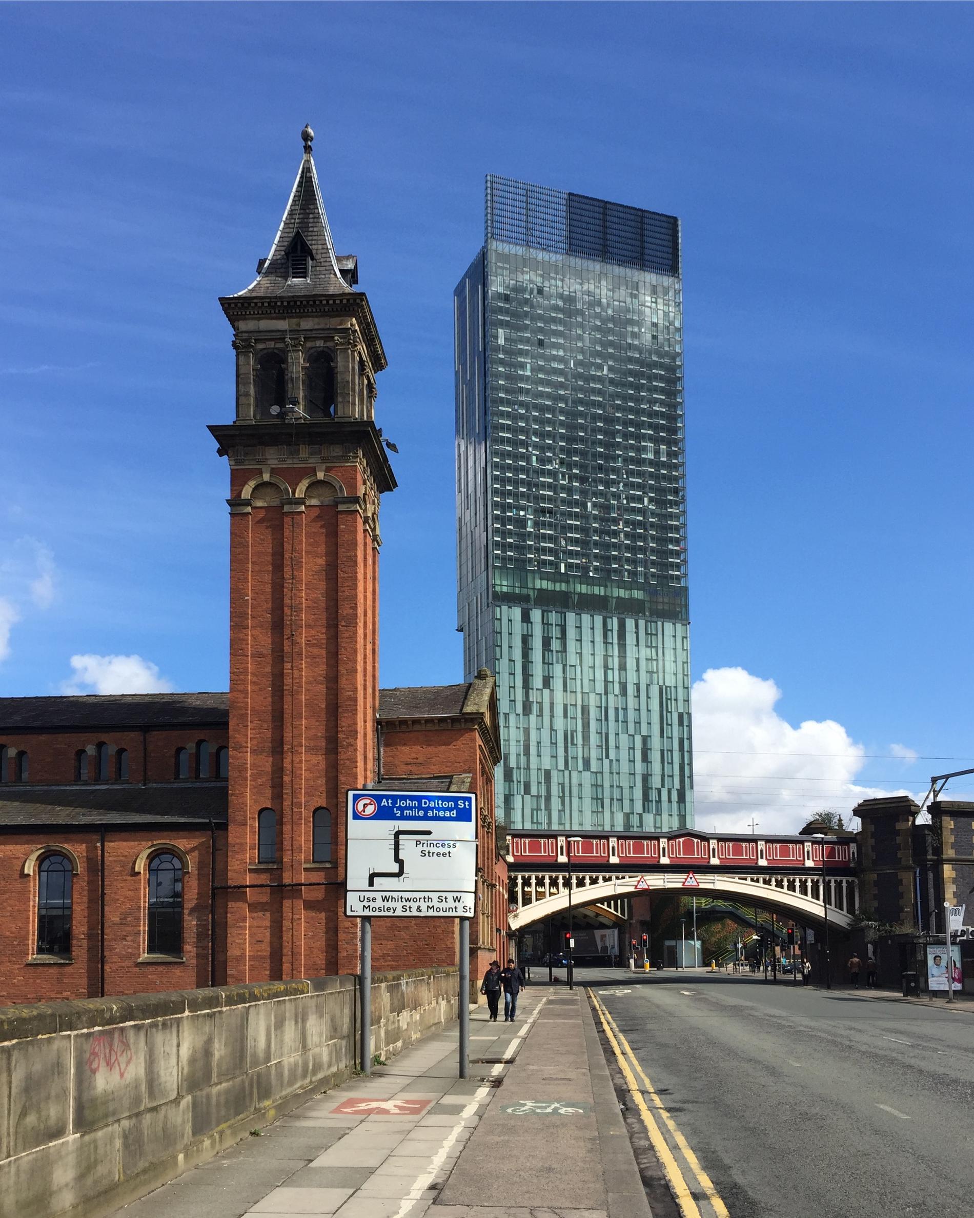 Här i Beetham Tower i Manchester ligger lyxvåningen som Phil Neville nu har sålt. 