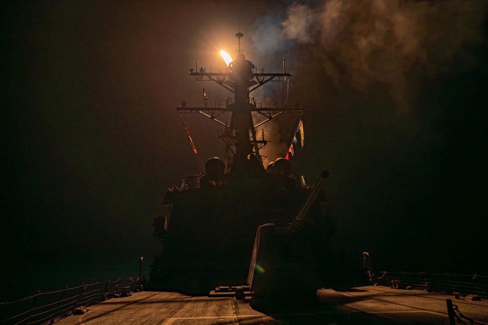 En robot avfyras mot Jemen under natten mot fredagen från ett krigsfartyg.
