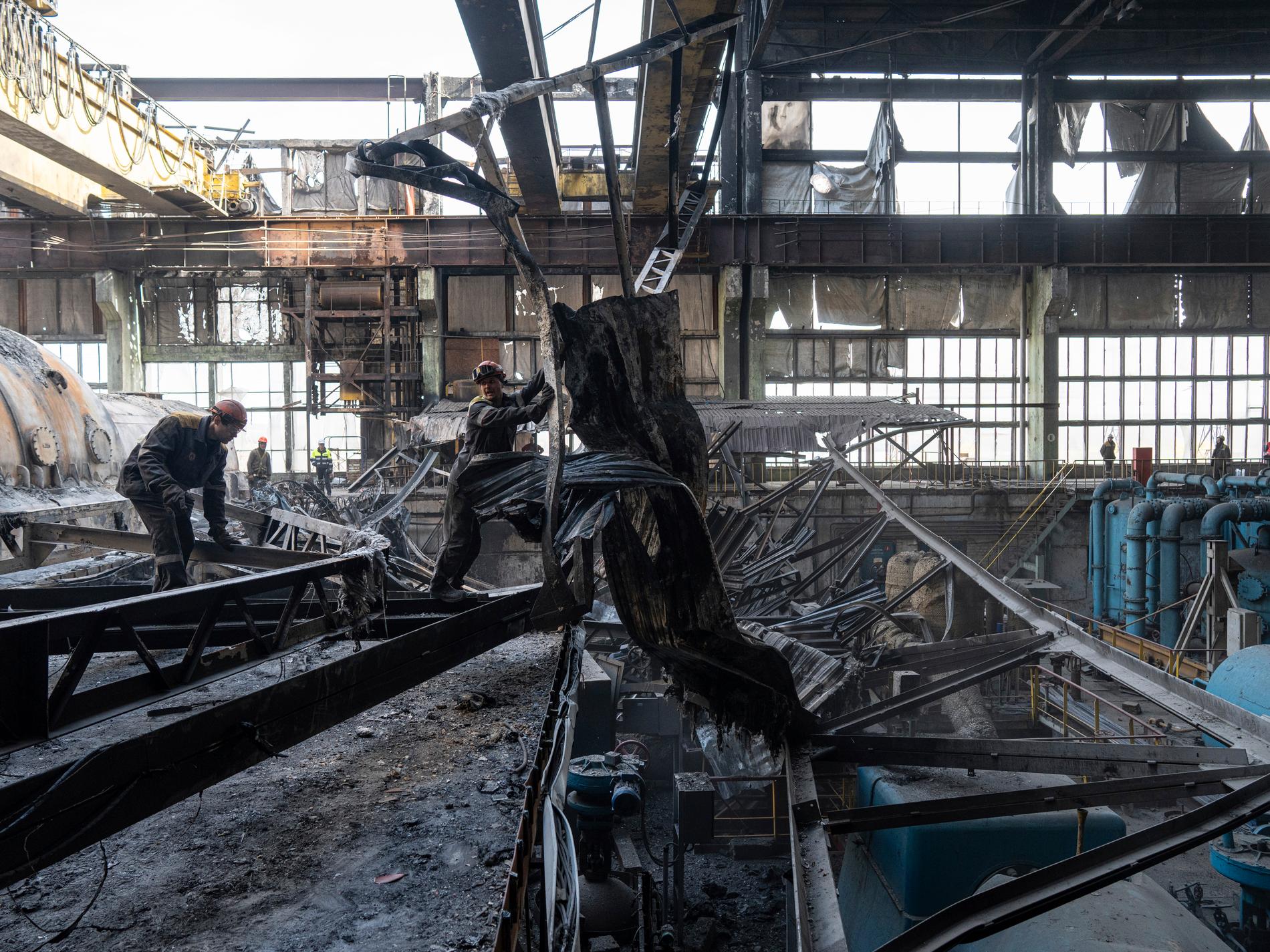 Ukraina: Fyra av fem kraftverk attackerade