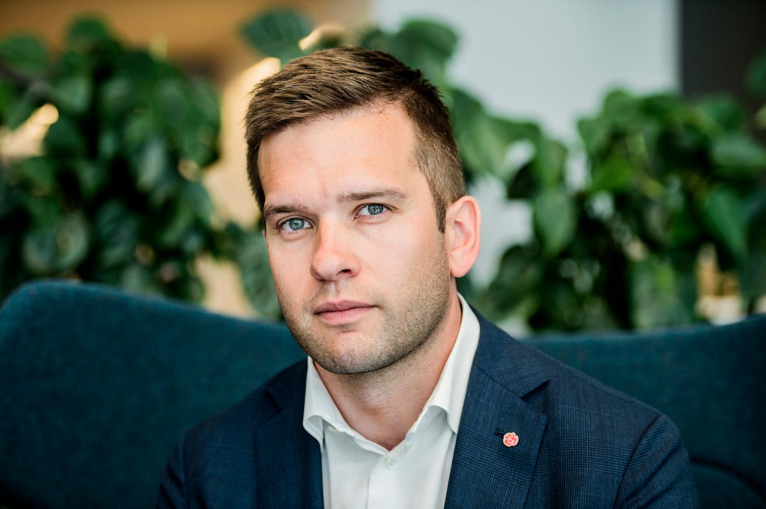 Gabriel Wikström, folkhälso- sjukvårds - och idrottsminister,