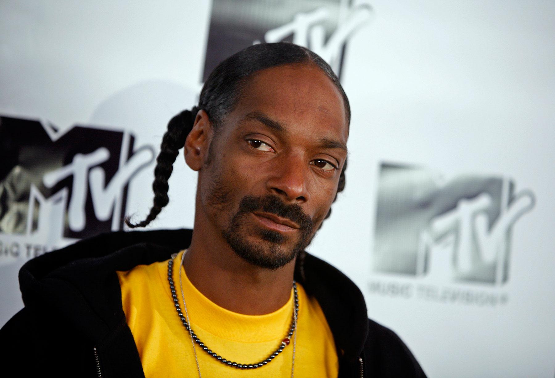 Snoop Dogg anklagas för att ha gjort en homofobisk attack på Instagram.