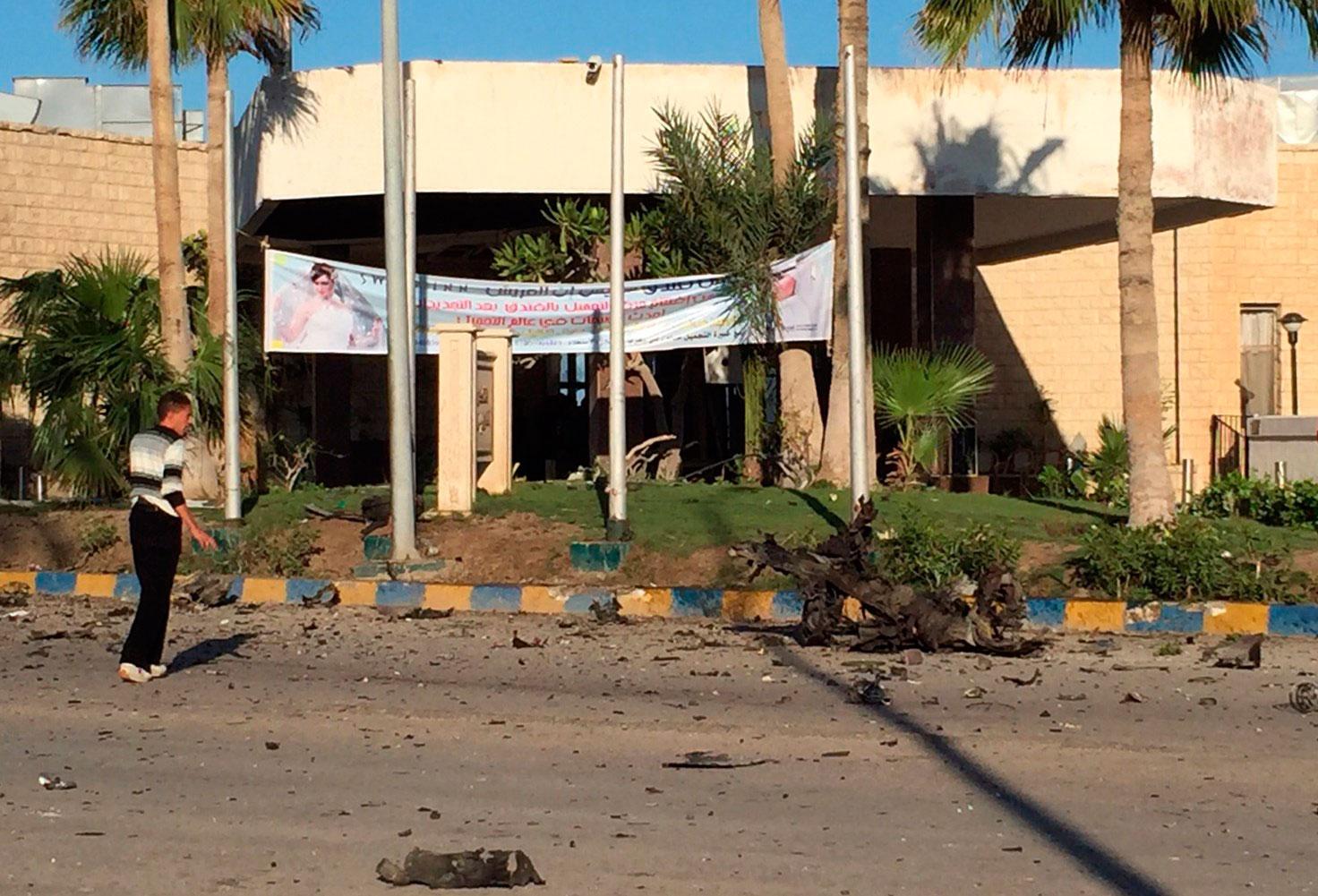 Fyra dödades i attacken mot hotellet i staden al-Arish på norra Sinai-halvön