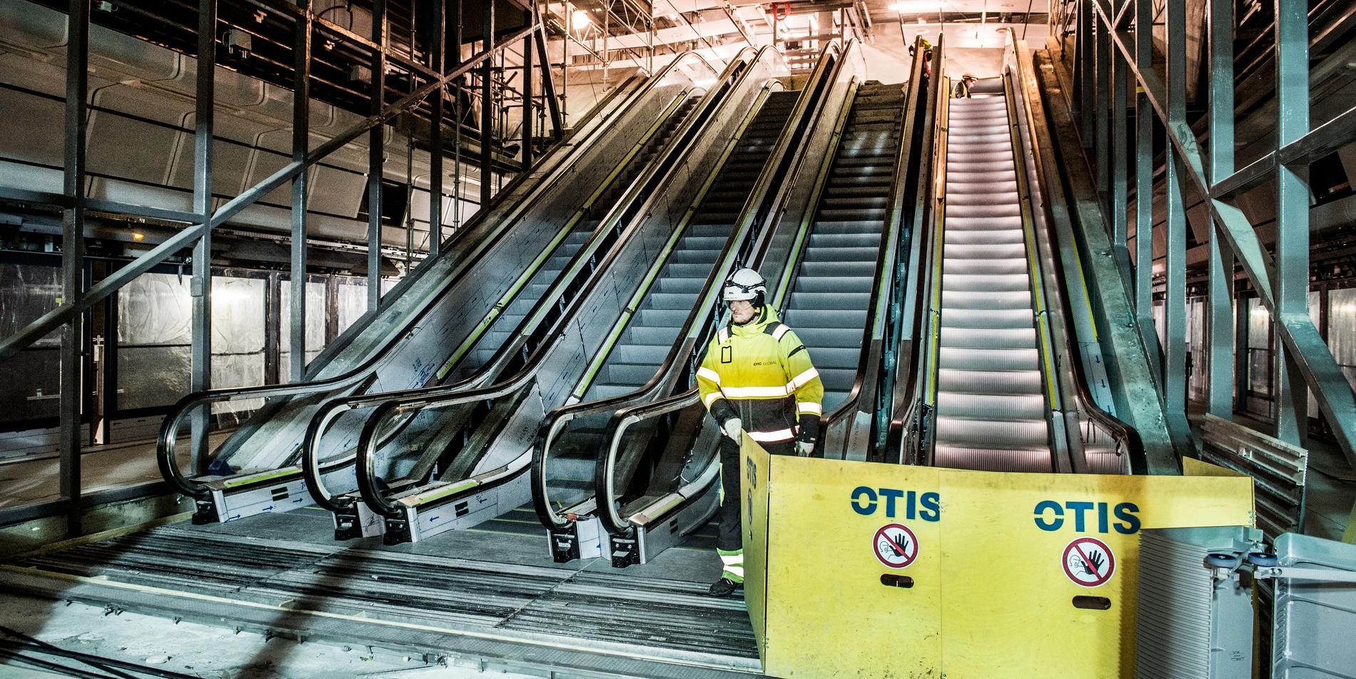 Några av de dussintals rulltrapporna i Citybanan som nu gjort att stationer stängts av säkerhetsskäl. 