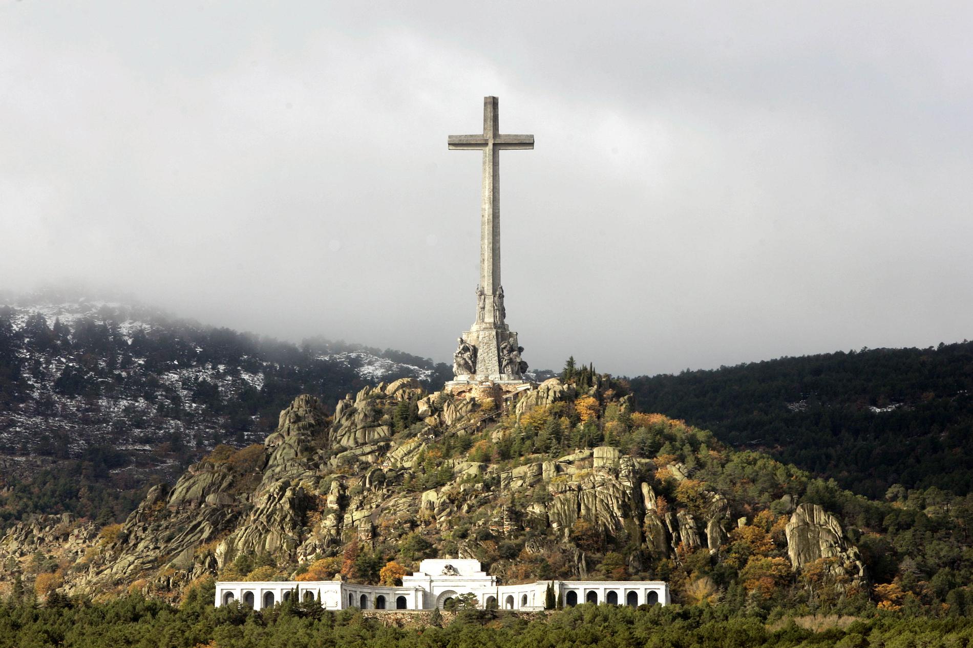 Monumentet vid De stupades dal där Spaniens forne diktator Francisco Franco ligger begravd. Arkivbild.
