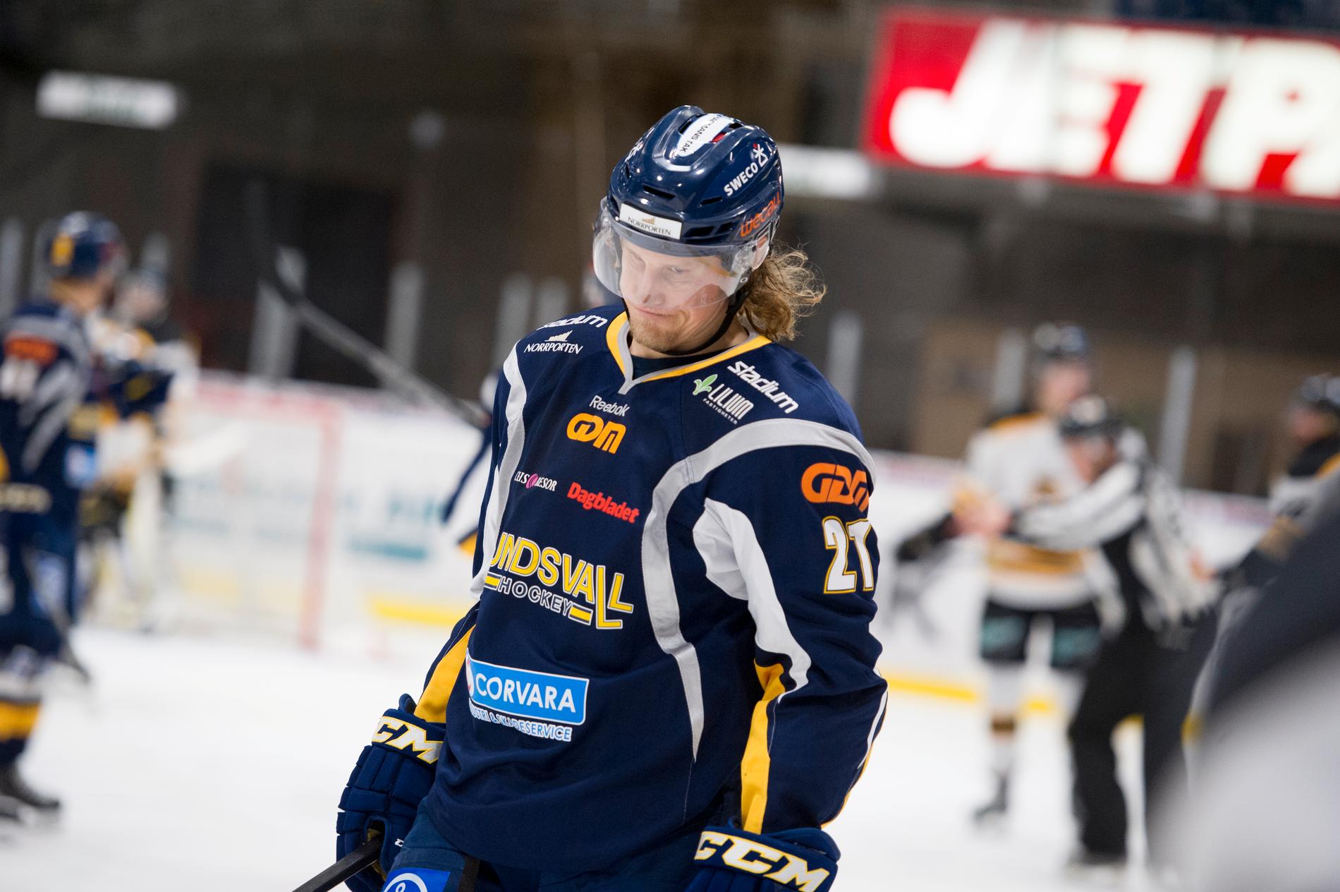 Jonathan Hedström deppar under kvalmatchen till Hockeyallsvenskan mellan Sundsvall och Pantern i mars 2015.