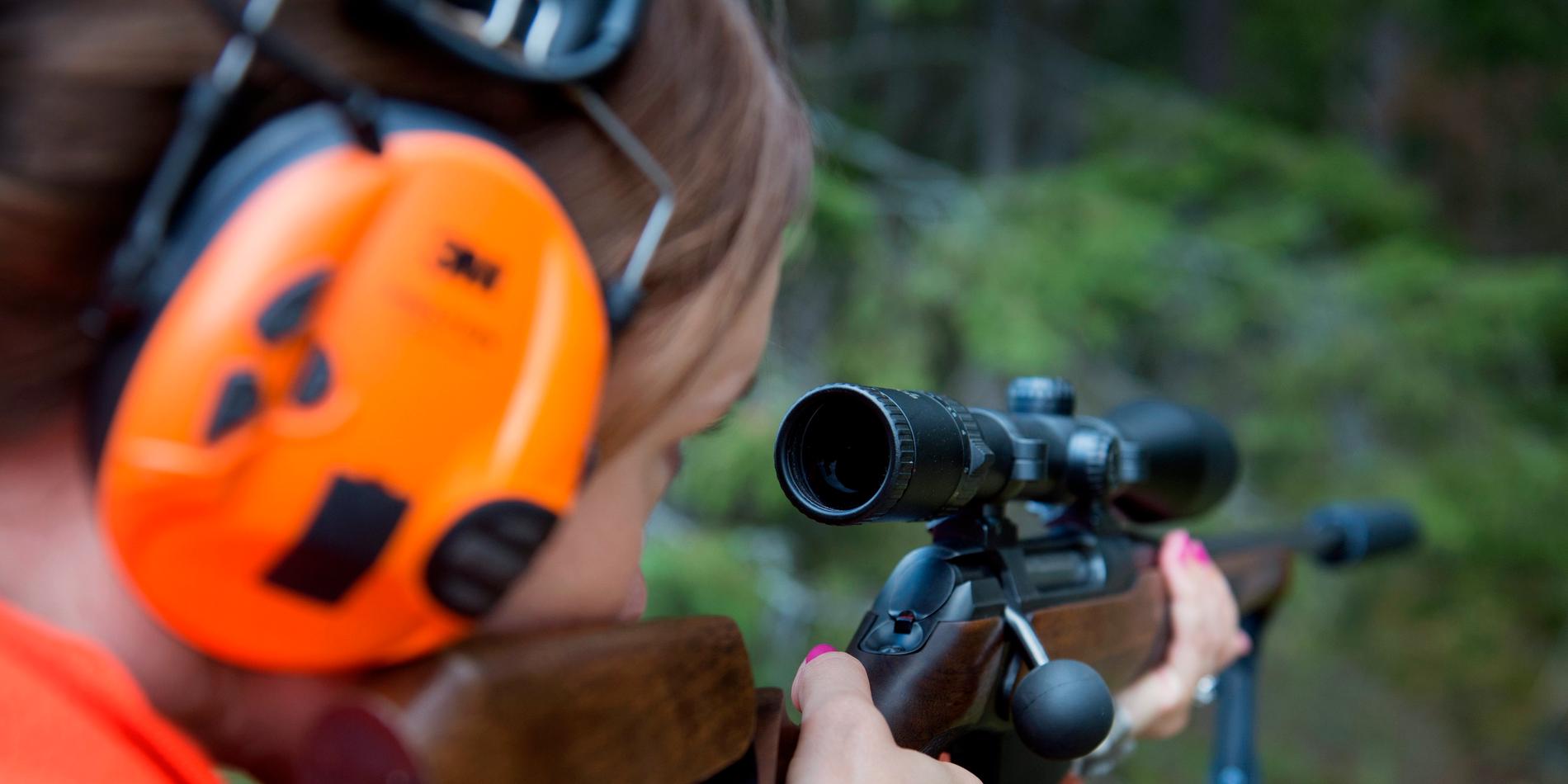 Allt fler kvinnor jagar. I Soutujärvi viltvårdsområde är andelen kvinnor nu 30 procent.