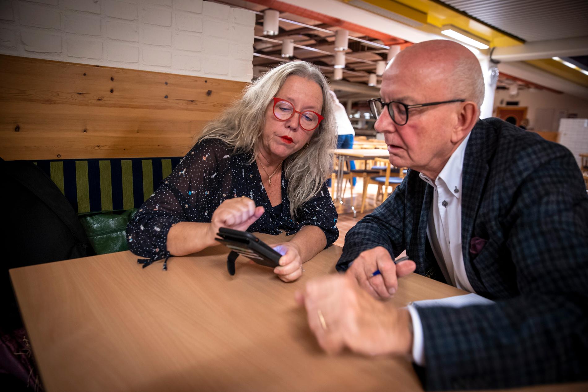 Kith Mårtensson med reporter Peter Kadhammar.