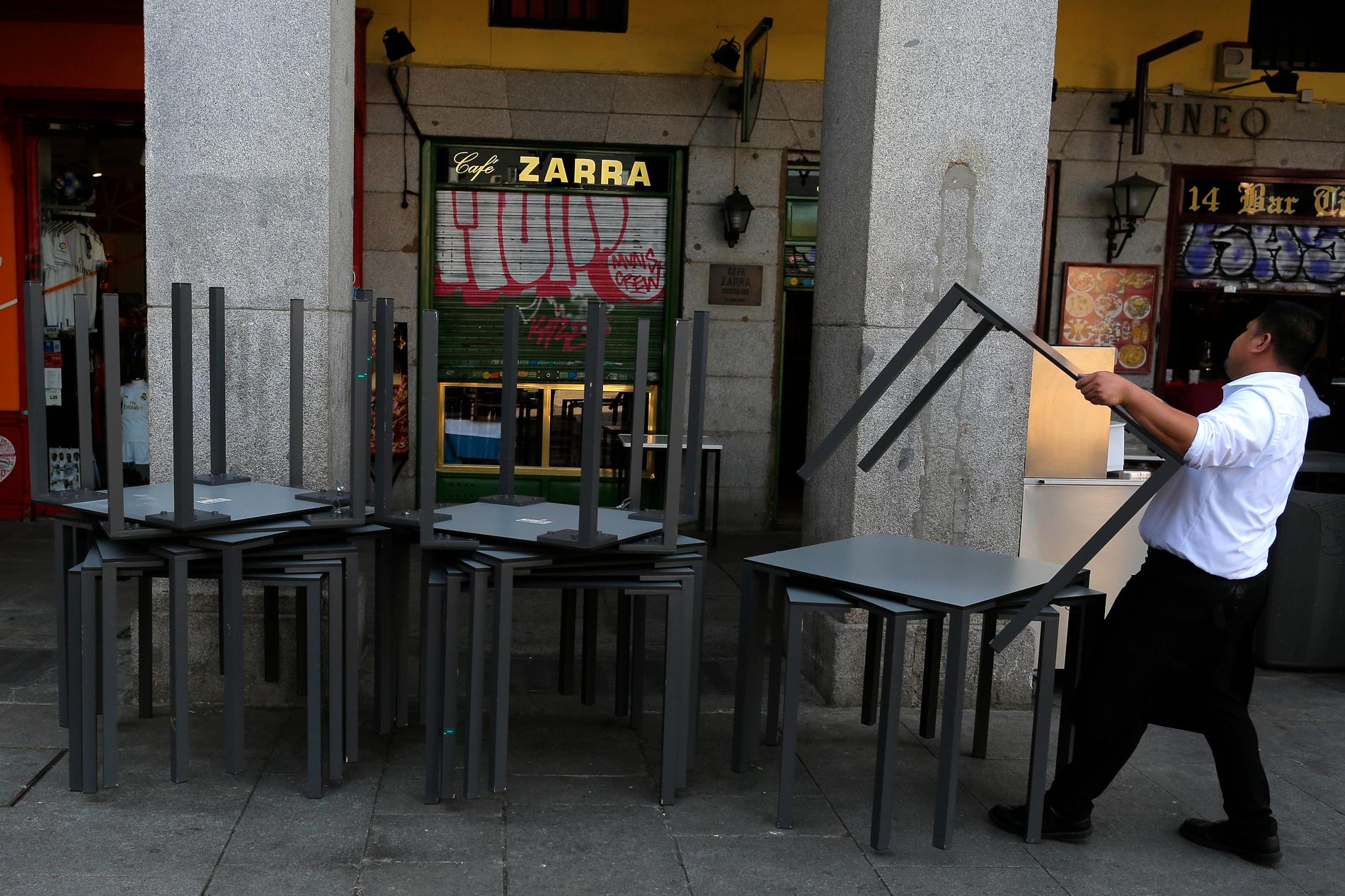 Restauranger och barer i Madrid måste hålla stängt framöver.