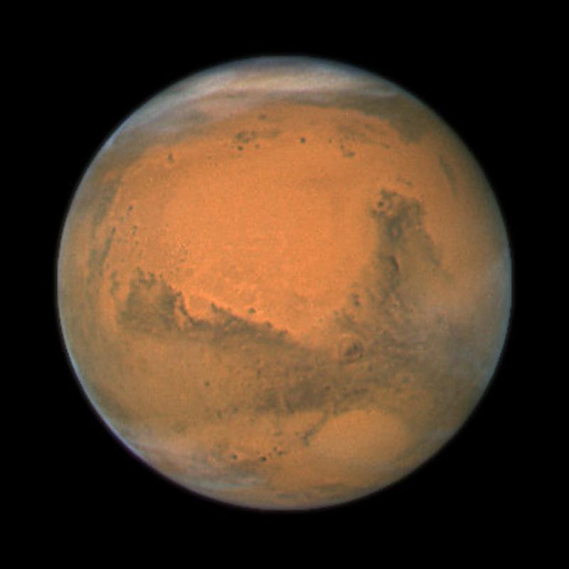 Någon där? Mars radie är hälften av jordens och dess massa endast tiondelen.