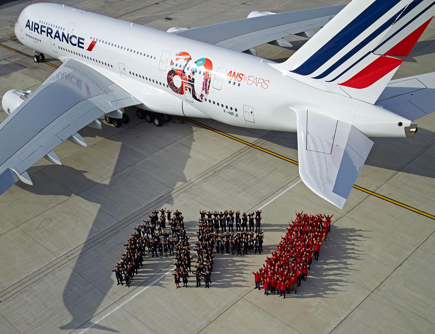 Passagerarna på fyra Air France-flighter får se filmen i förväg.