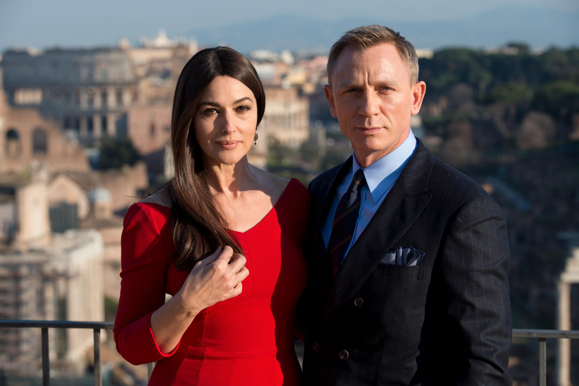 Monica Bellucci och Daniel Craig i Rom.