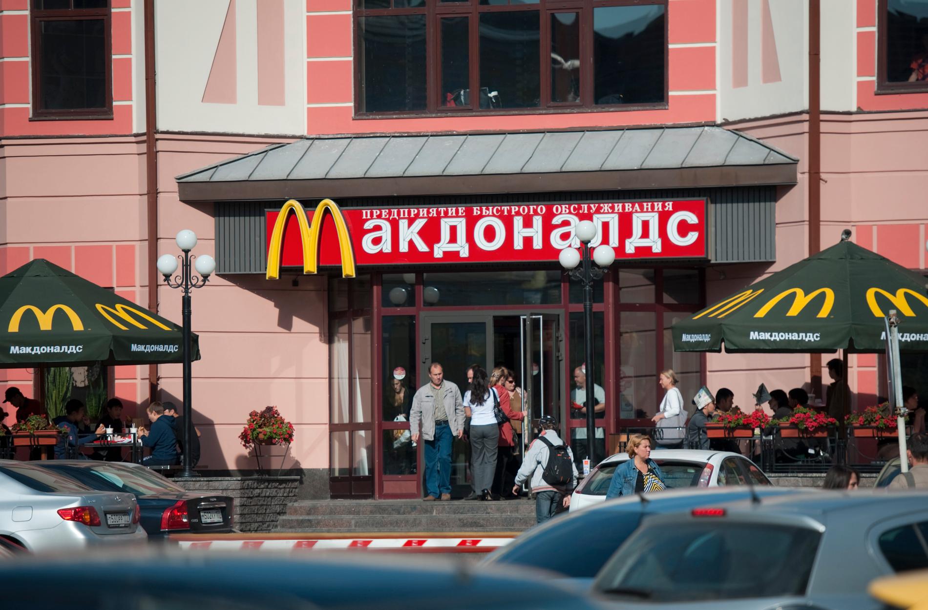McDonalds stoppar sin verksamhet i Ryssland tillfälligt.