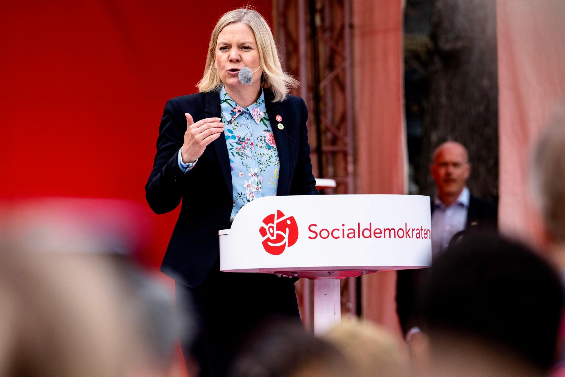 ”Någon som minns ISK-bråket? Magdalena Andersson flaggade för skärpning av villkoren. Ett år senare tar socialdemokraterna kraftigt avstånd från socialdemokraterna.”