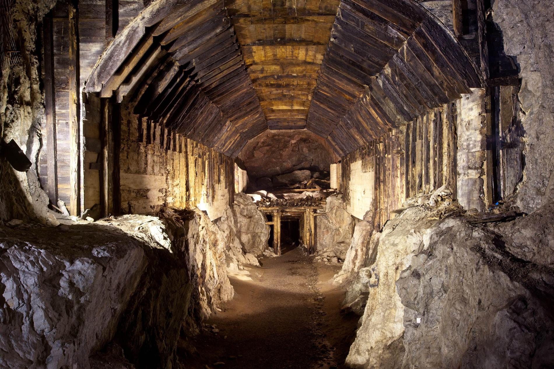 En del av tunnelsystemet som nazisterna började bygga under kriget.