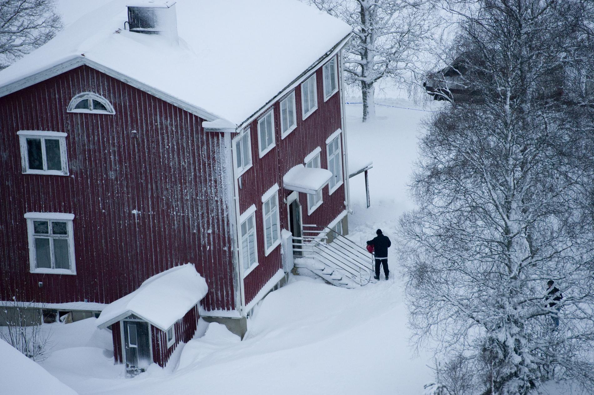 Studenten hölls fången på en öde skola i Västerbotten.